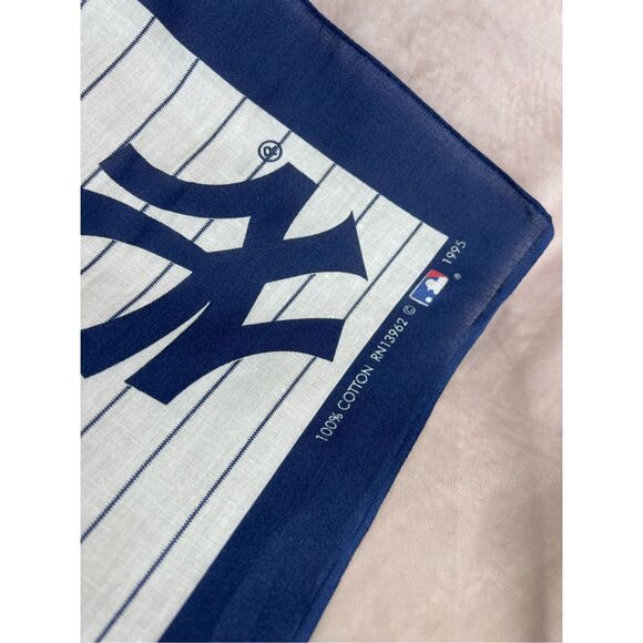 Vintage NY Yankees Bandanna Baseball - Picture 7 of 7